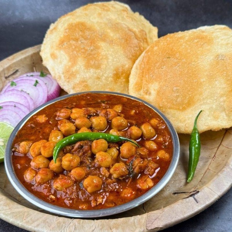 Chole Bhatura (2 Bhatura)
